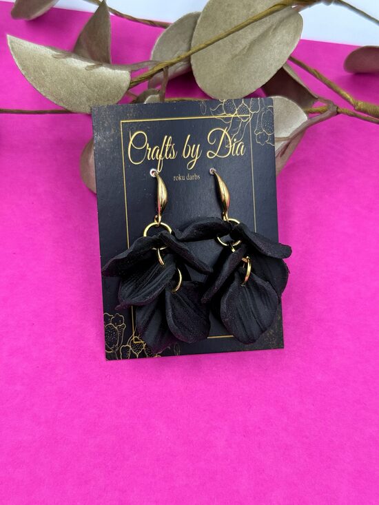 Melnās ziedlapiņas